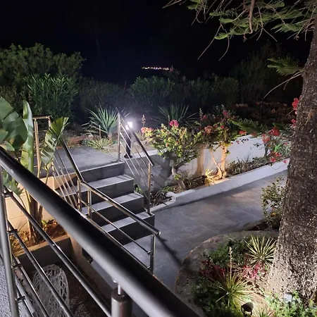 Pounedes Luxury Pefki (Rhodes)