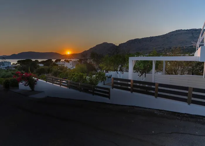 Pounedes Luxury Oda ve Kahvaltı Pefki