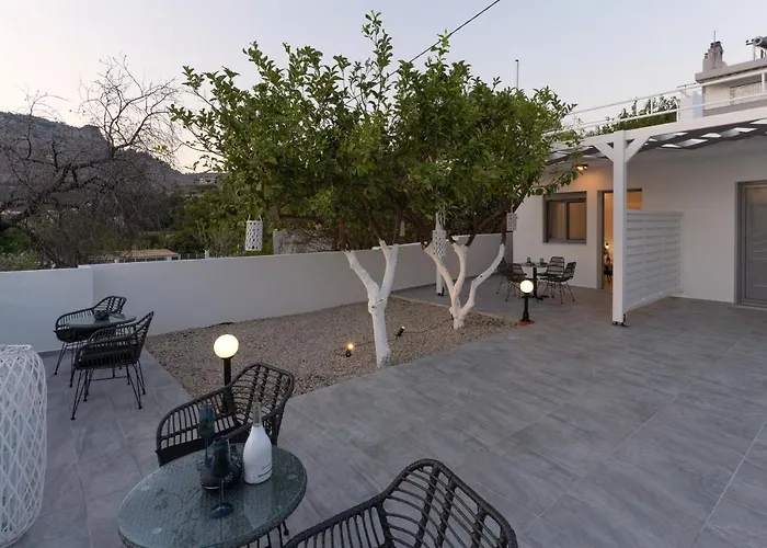 Pounedes Luxury Oda ve Kahvaltı Pefki