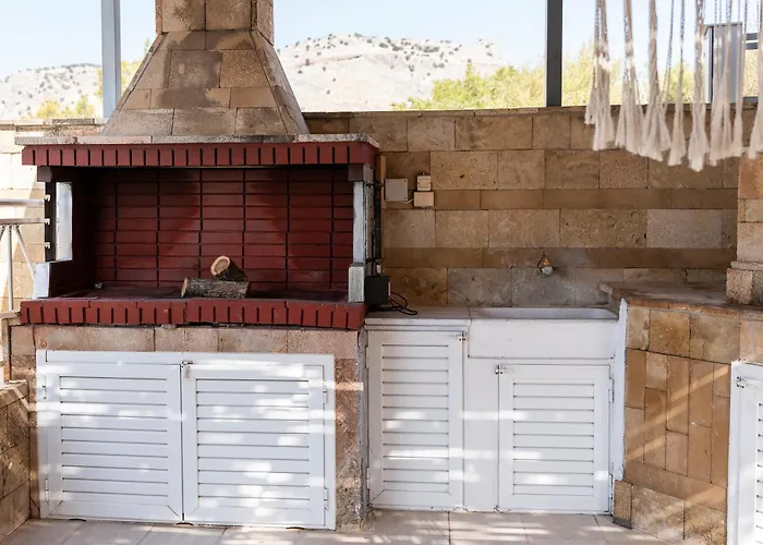 Pounedes Luxury 4* Pefki