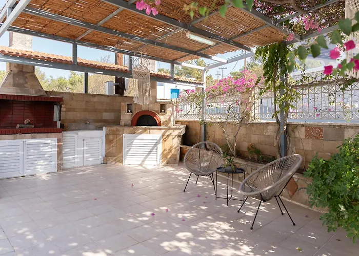 Oda ve Kahvaltı Pounedes Luxury