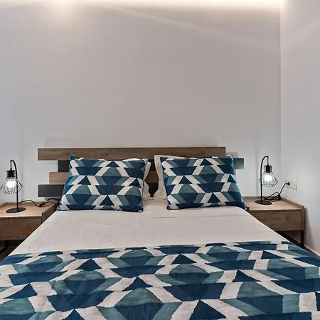 Pounedes Luxury Alojamento de Acomodação e Pequeno-almoço