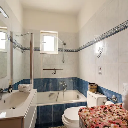 Pounedes Luxury 4* Pefki