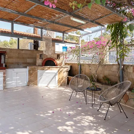 Bed & Breakfast Pounedes Luxury