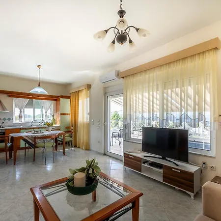 Pounedes Luxury Alojamento de Acomodação e Pequeno-almoço Pefki