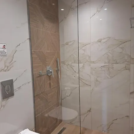 Nocleg ze śniadaniem Pounedes Luxury
