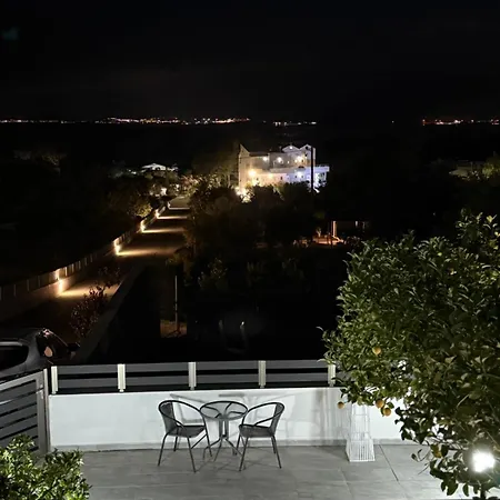 Alojamento de Acomodação e Pequeno-almoço Pounedes Luxury Pefki